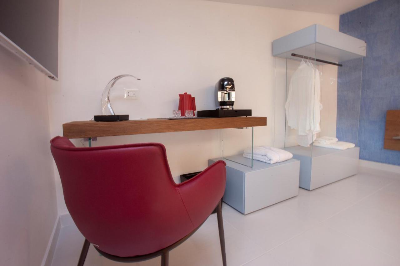 Aquamaris Design Suite & Spa Паестум Екстериор снимка