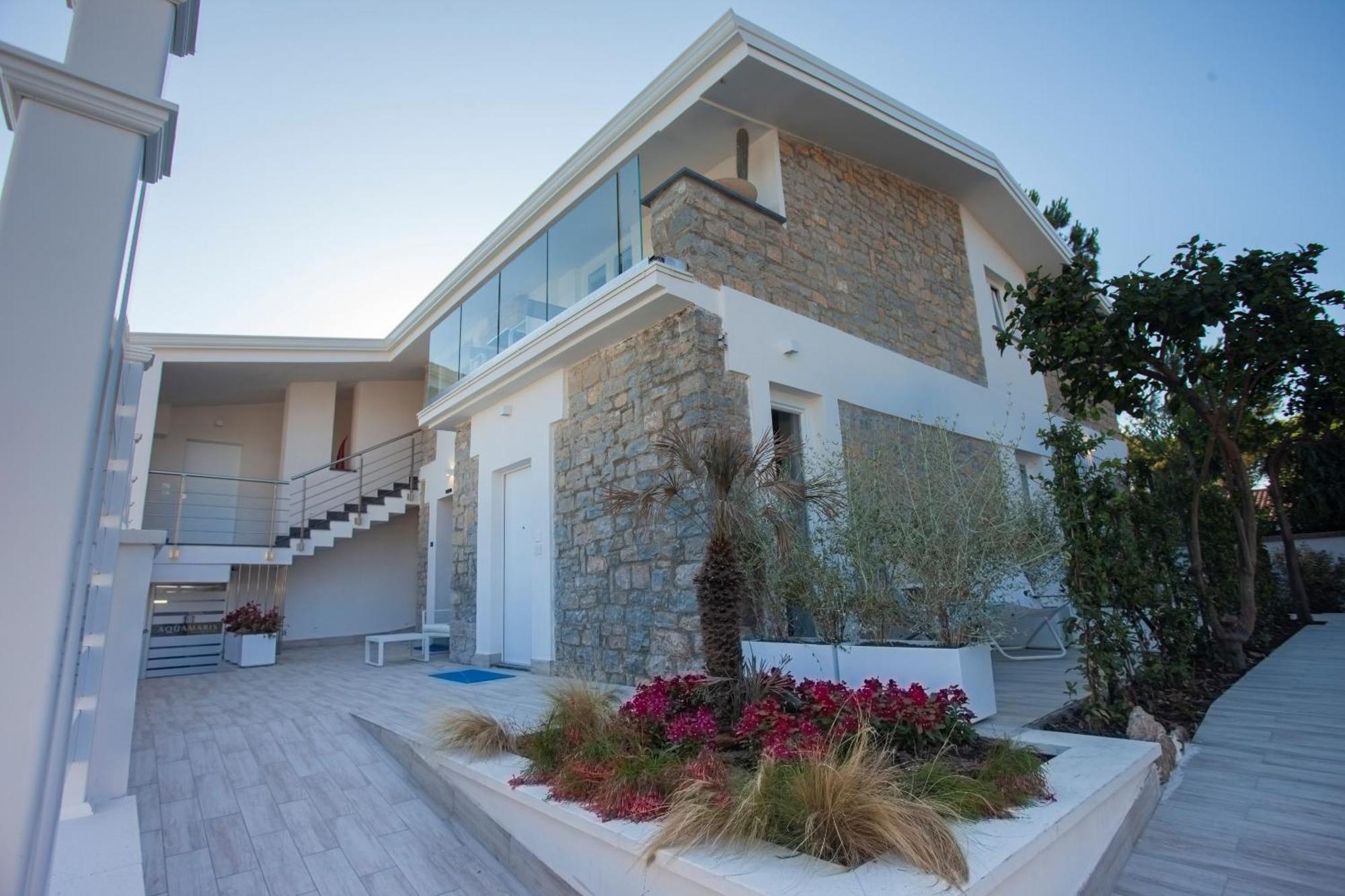 Aquamaris Design Suite & Spa Паестум Екстериор снимка