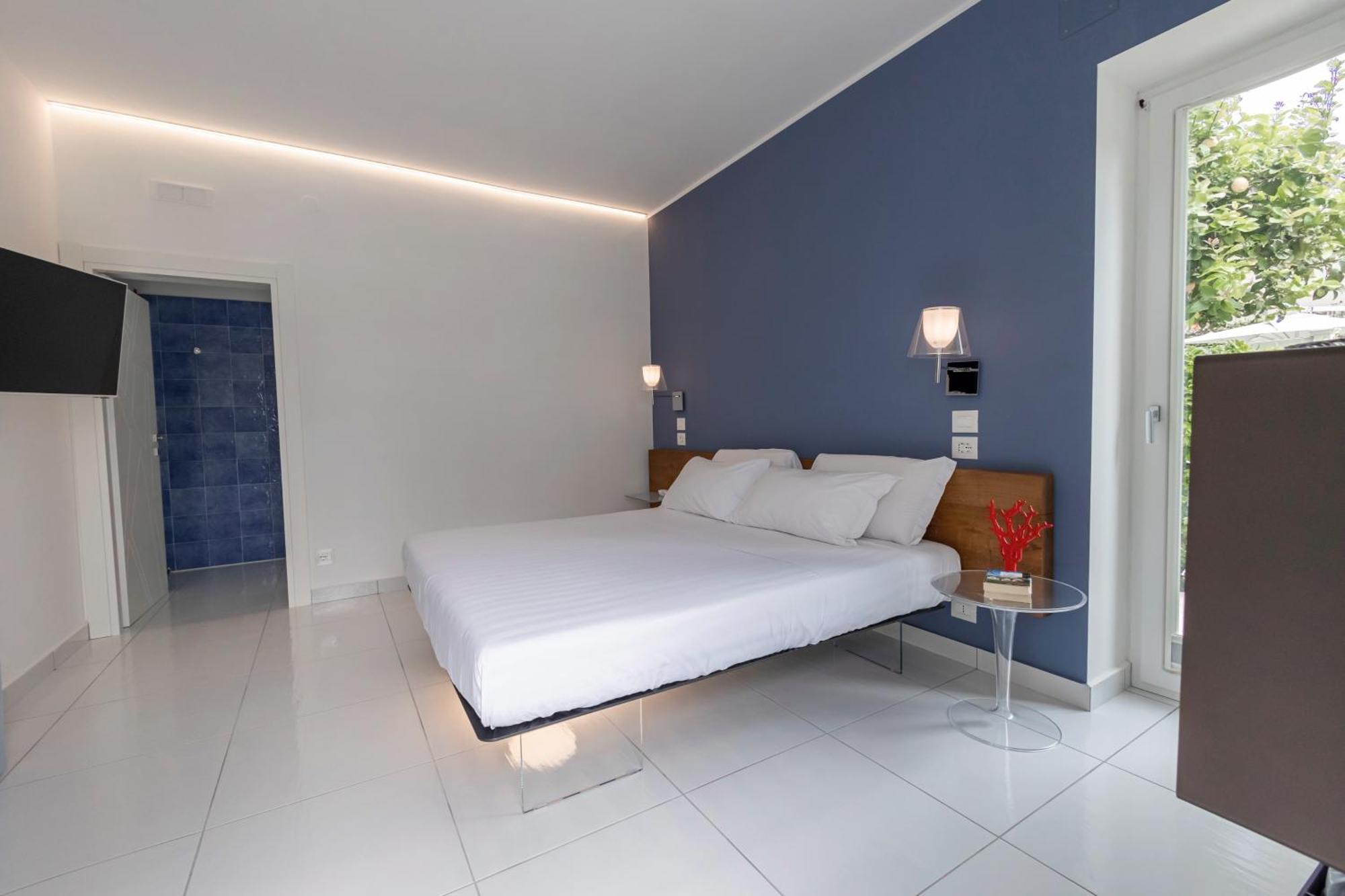 Aquamaris Design Suite & Spa Паестум Екстериор снимка