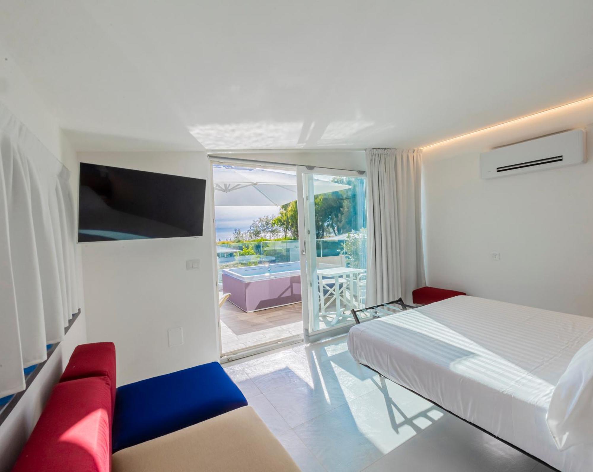 Aquamaris Design Suite & Spa Паестум Екстериор снимка
