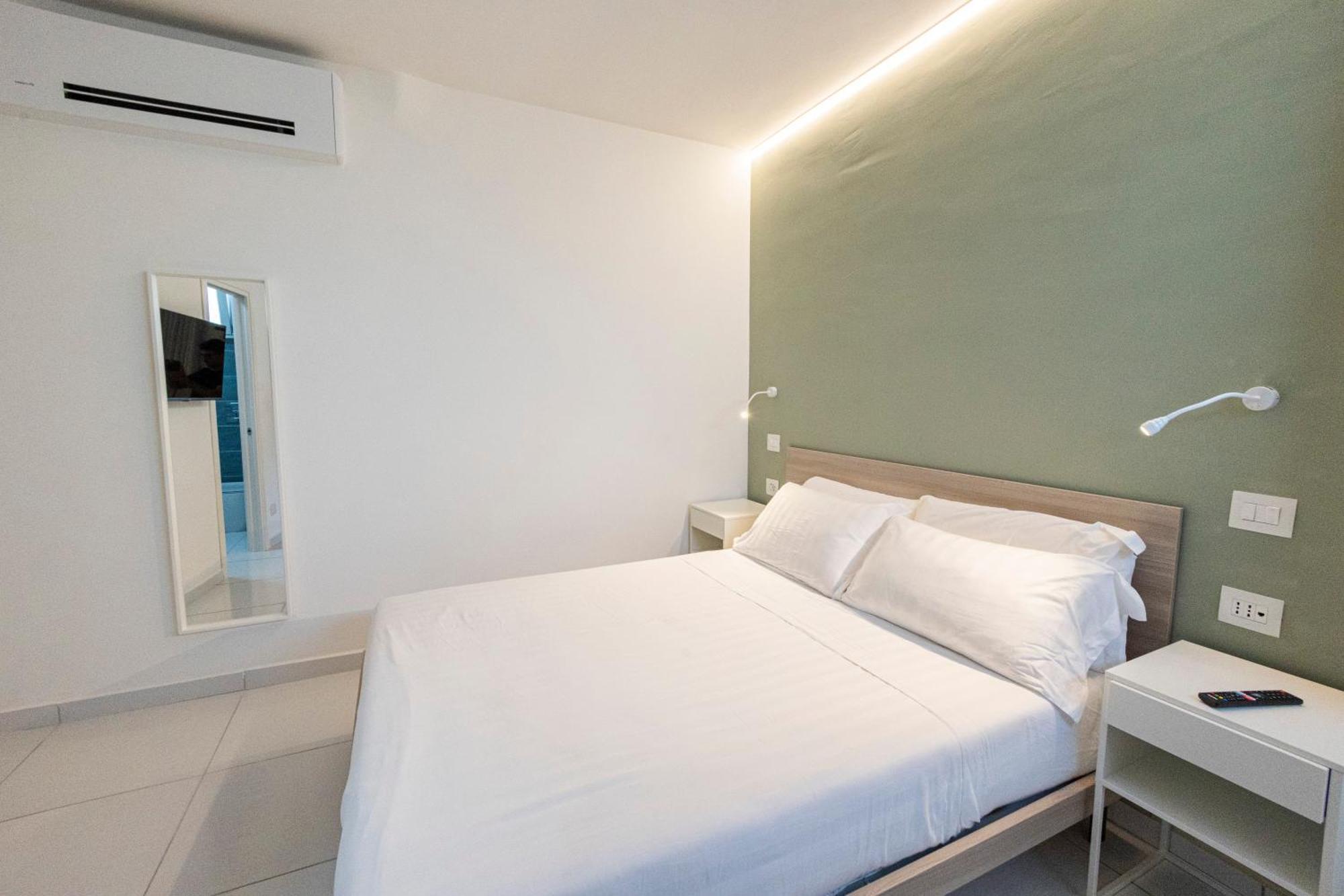 Aquamaris Design Suite & Spa Паестум Екстериор снимка